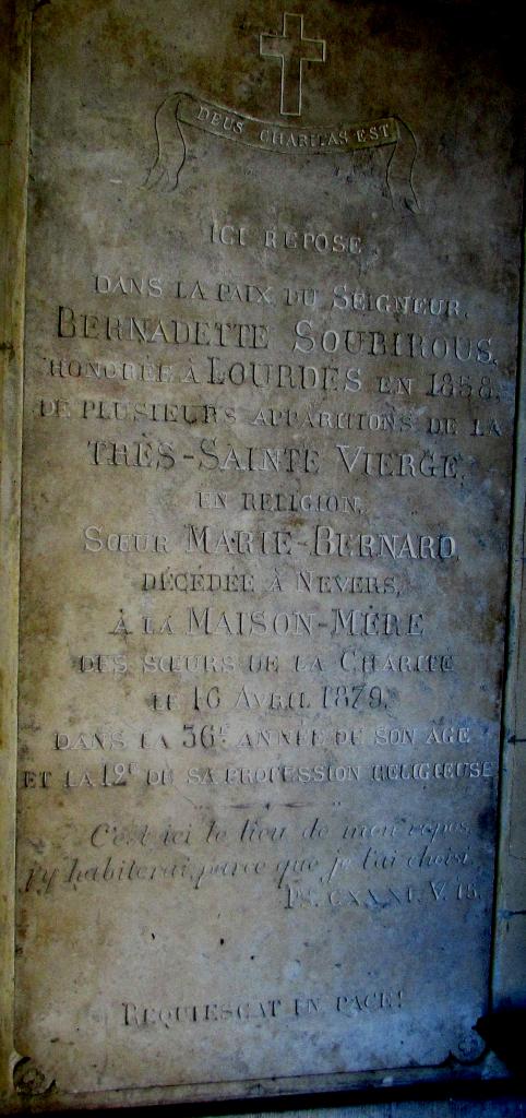 019-Pierre tombale de Bernadette