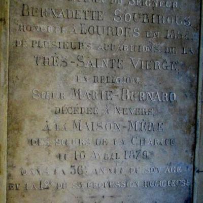 019-Pierre tombale de Bernadette