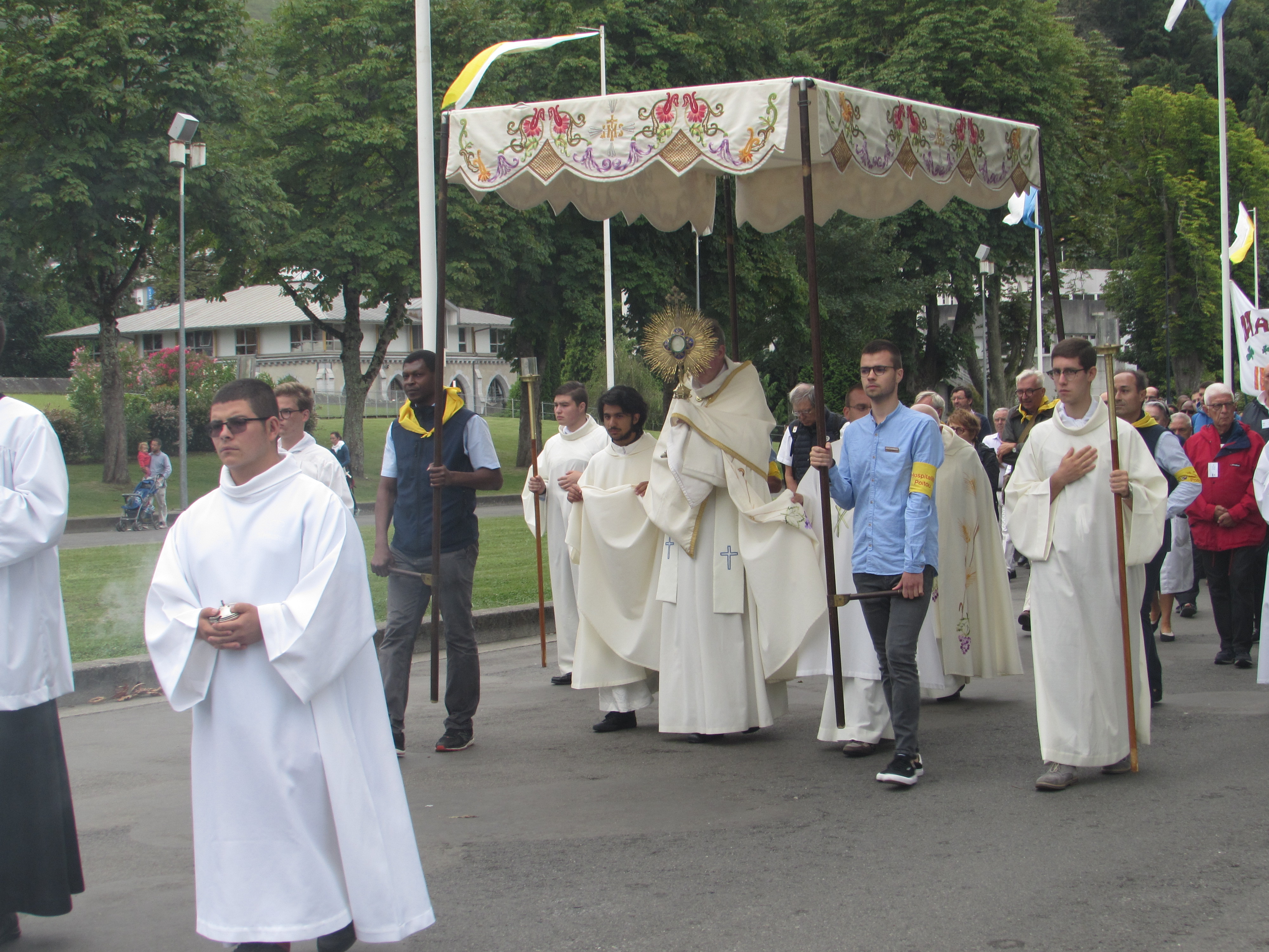 09.08-4070-Procession Eucharistique