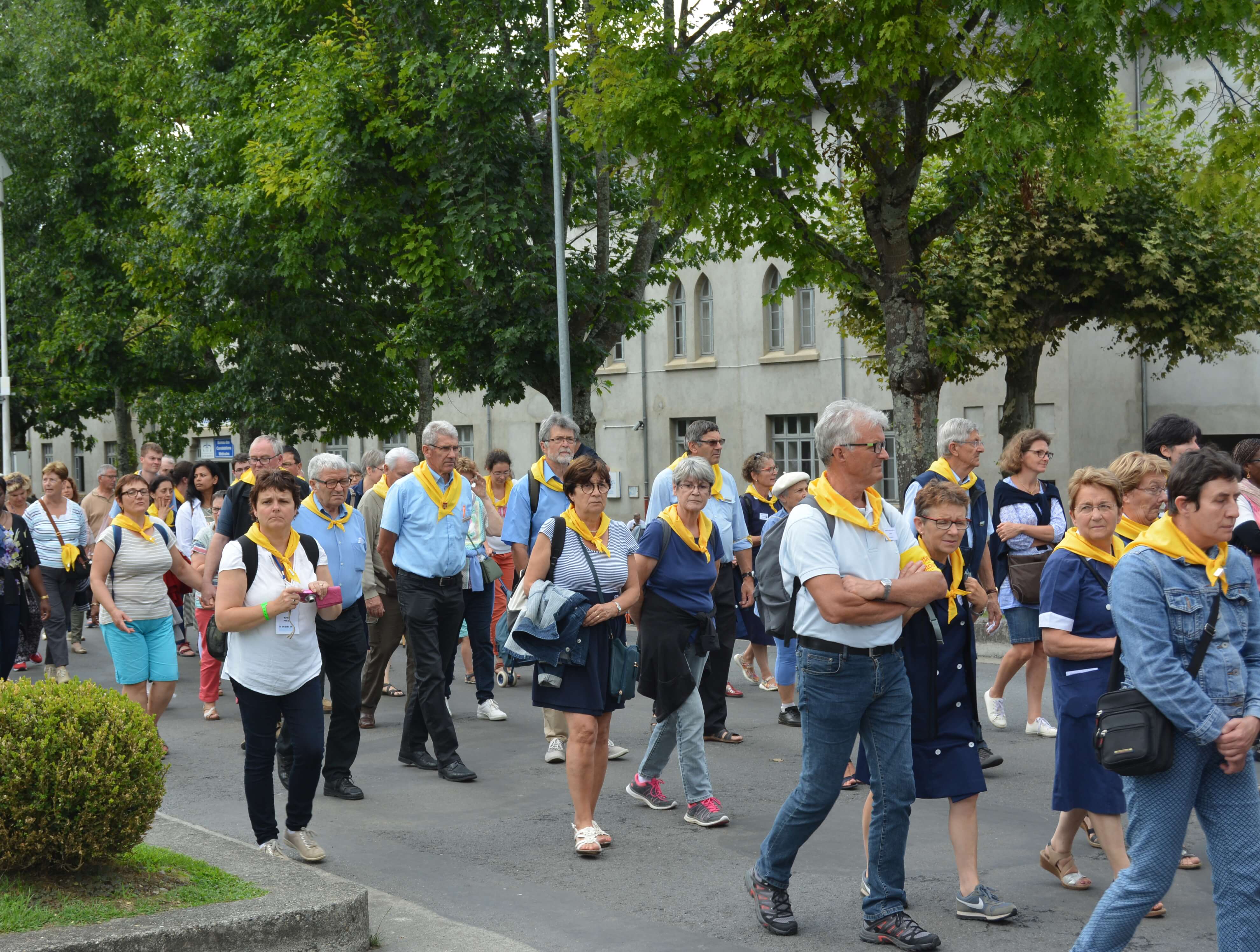 169.Procession Eucharistique