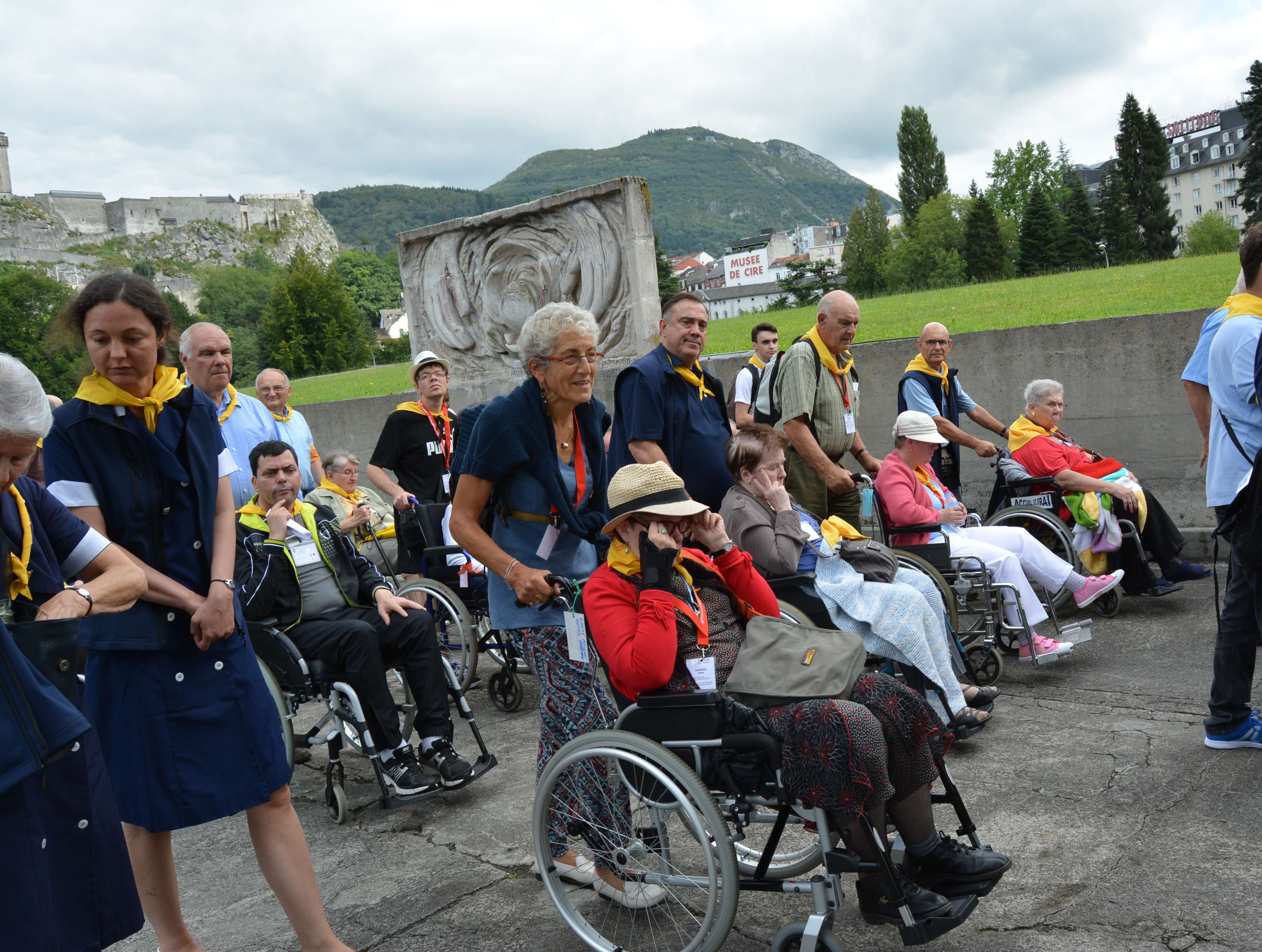 175.Arrivée à Pie X pour l'adoration