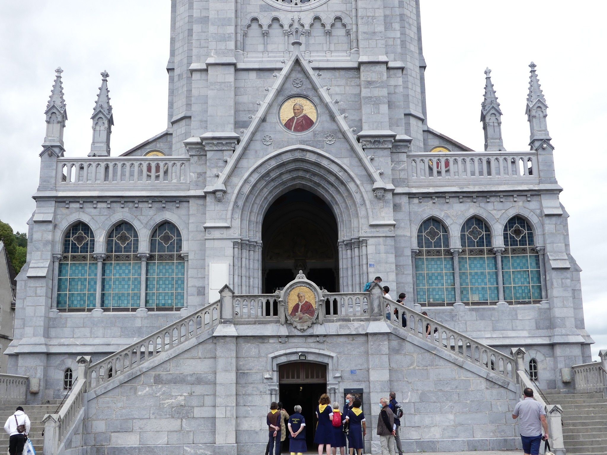 2021 08 08 visite de Lourdes avec les nouveaux hospitaliers