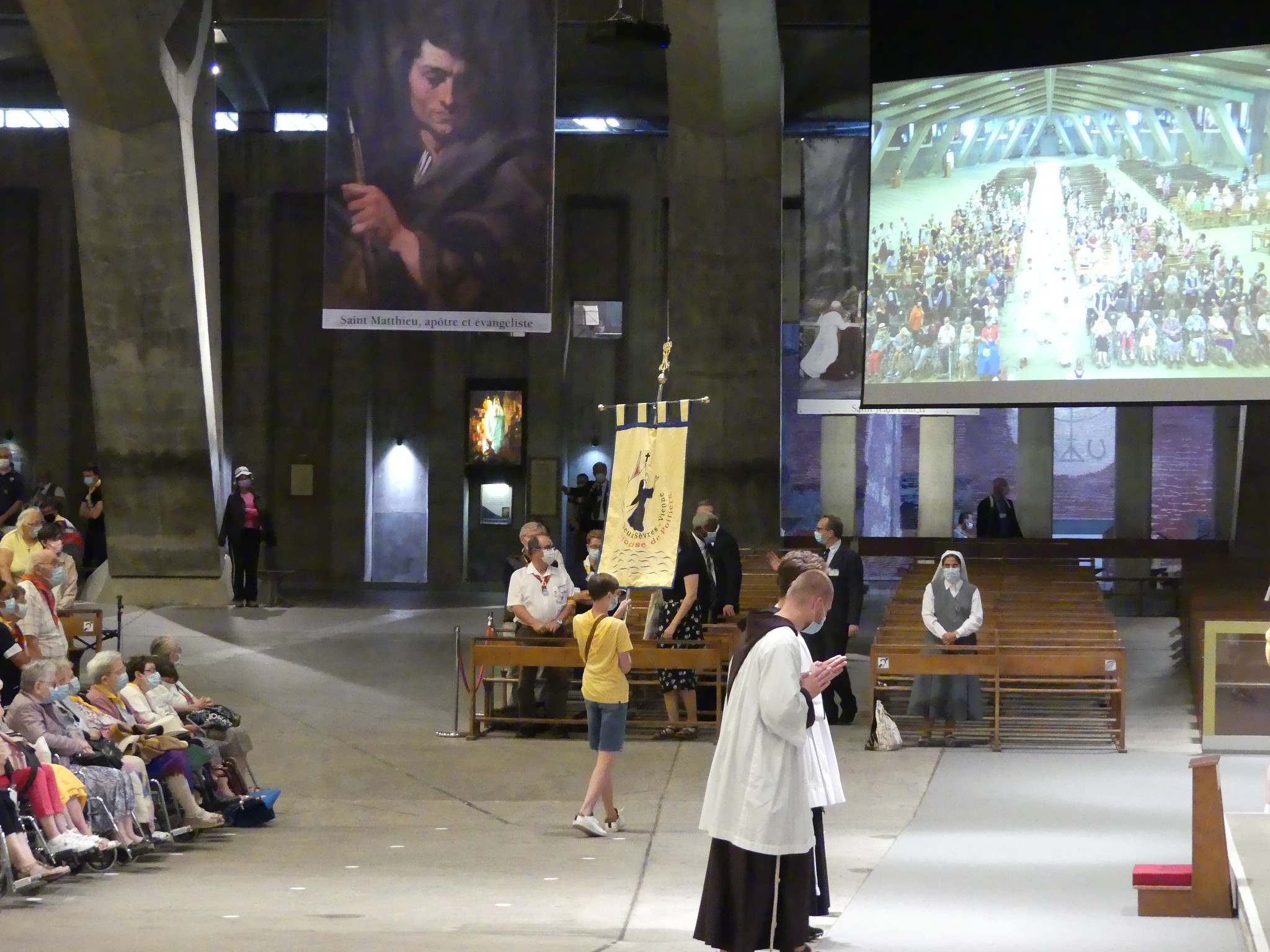 2021 08 09 adoration eucharistique