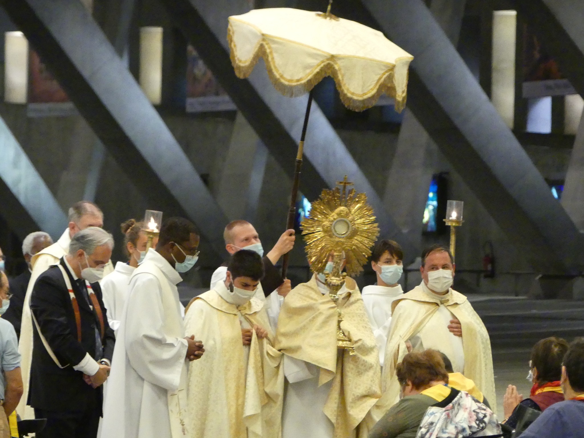 2021 08 09 adoration eucharistique