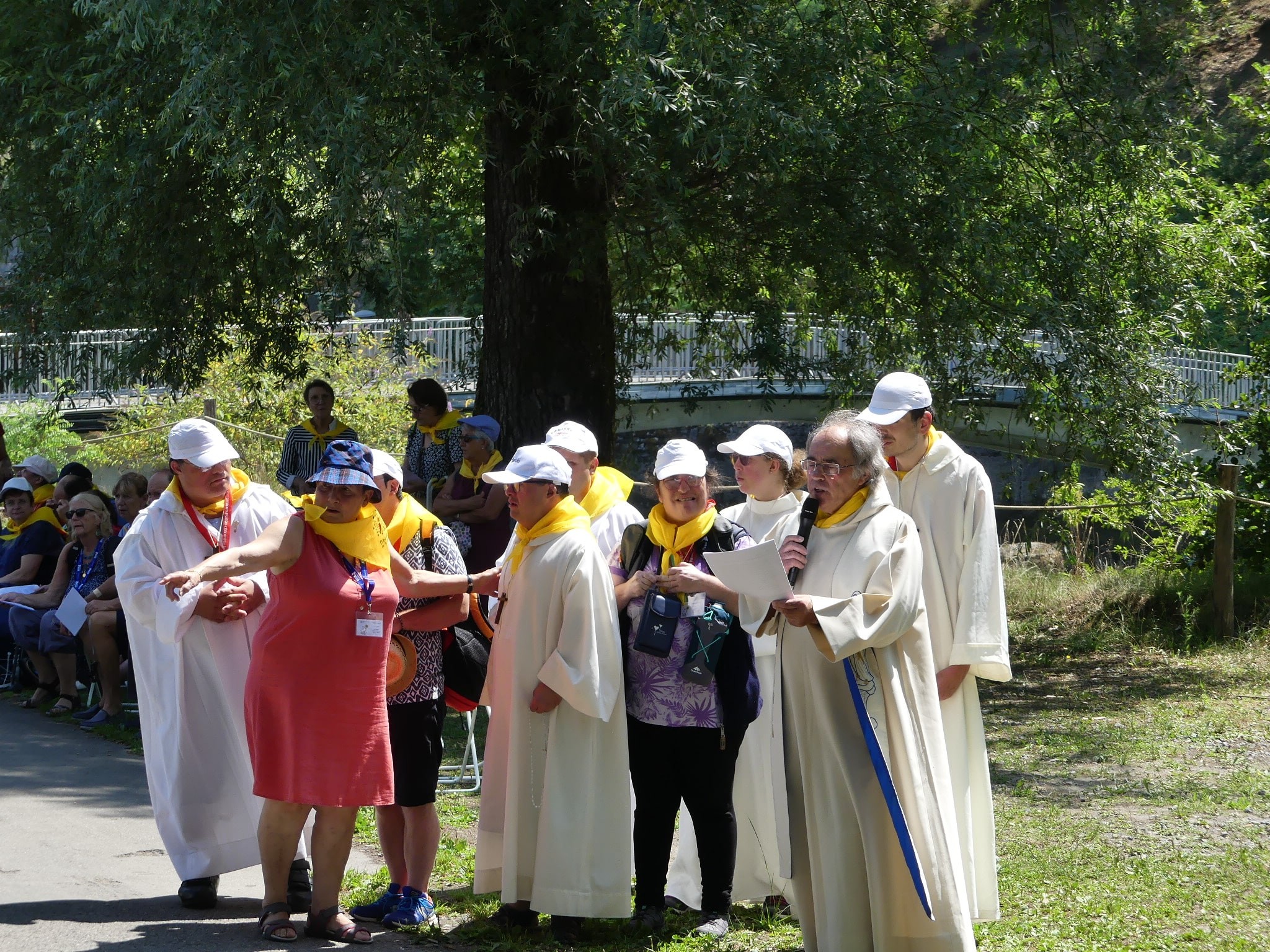 2022 08 07 - chemin de croix (animé par le groupe Handi'Evangile)