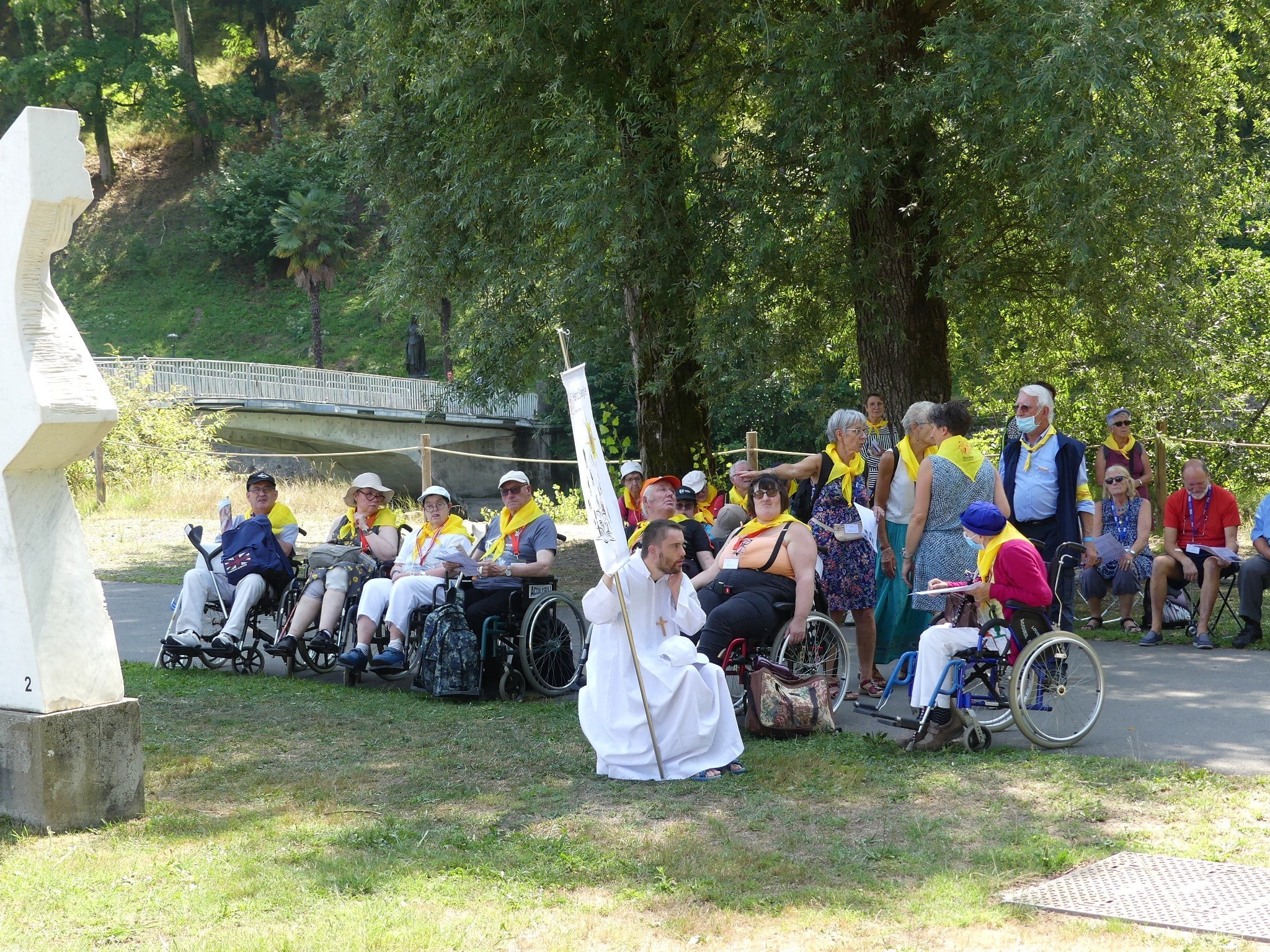 2022 08 07 - chemin de croix (animé par le groupe Handi'Evangile)