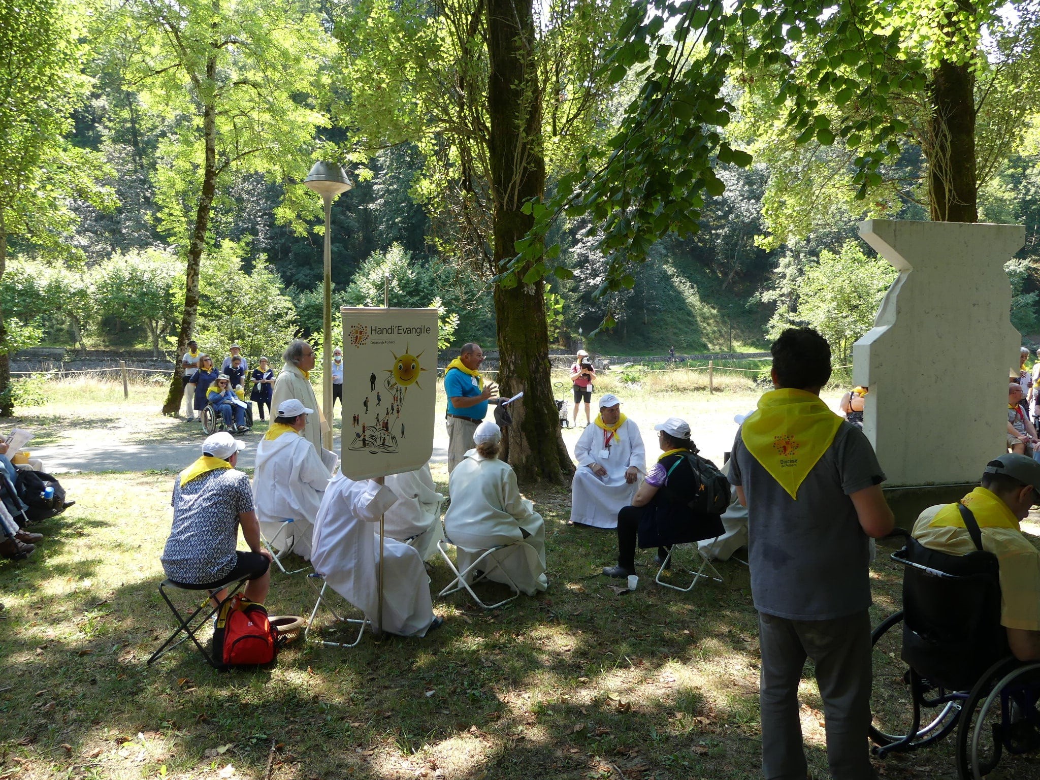2022 08 07 - chemin de croix (animé par le groupe Handi'Evangile)