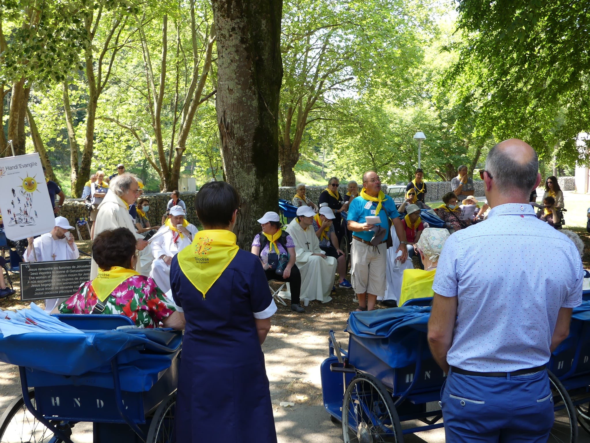 2022 08 07 - chemin de croix (animé par le groupe Handi'Evangile)