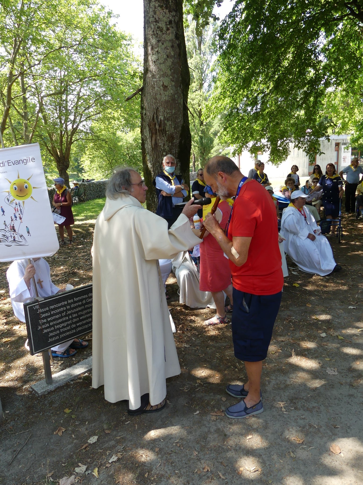 2022 08 07 - chemin de croix (animé par le groupe Handi'Evangile)