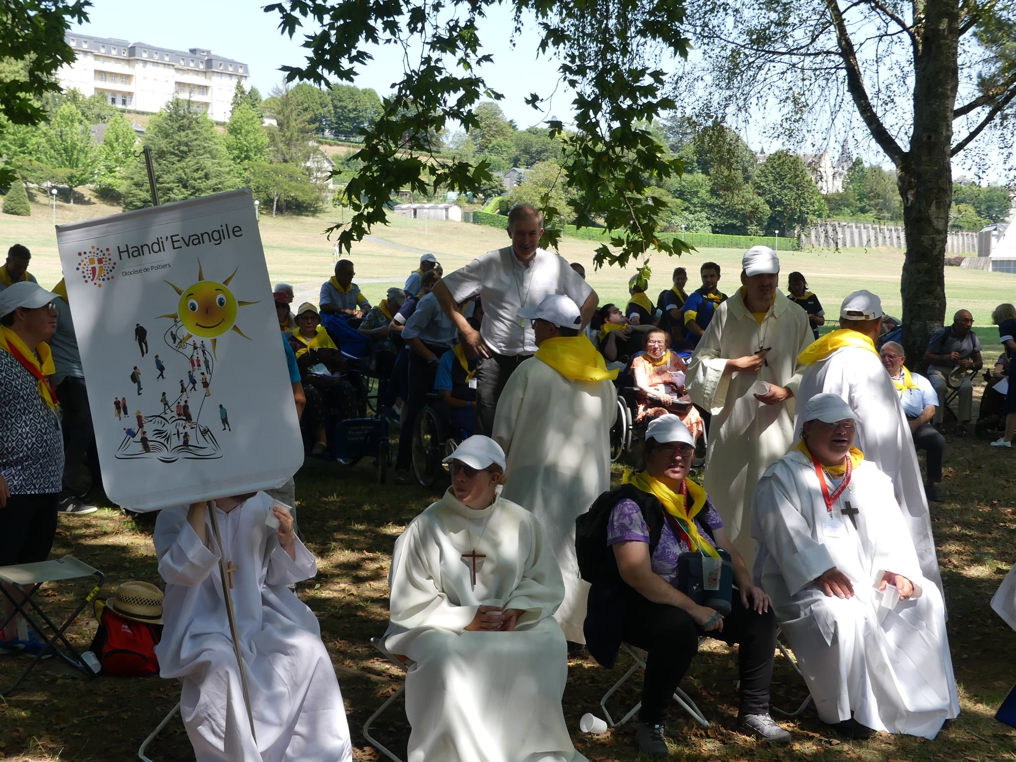 2022 08 07 - chemin de croix (animé par le groupe Handi'Evangile)