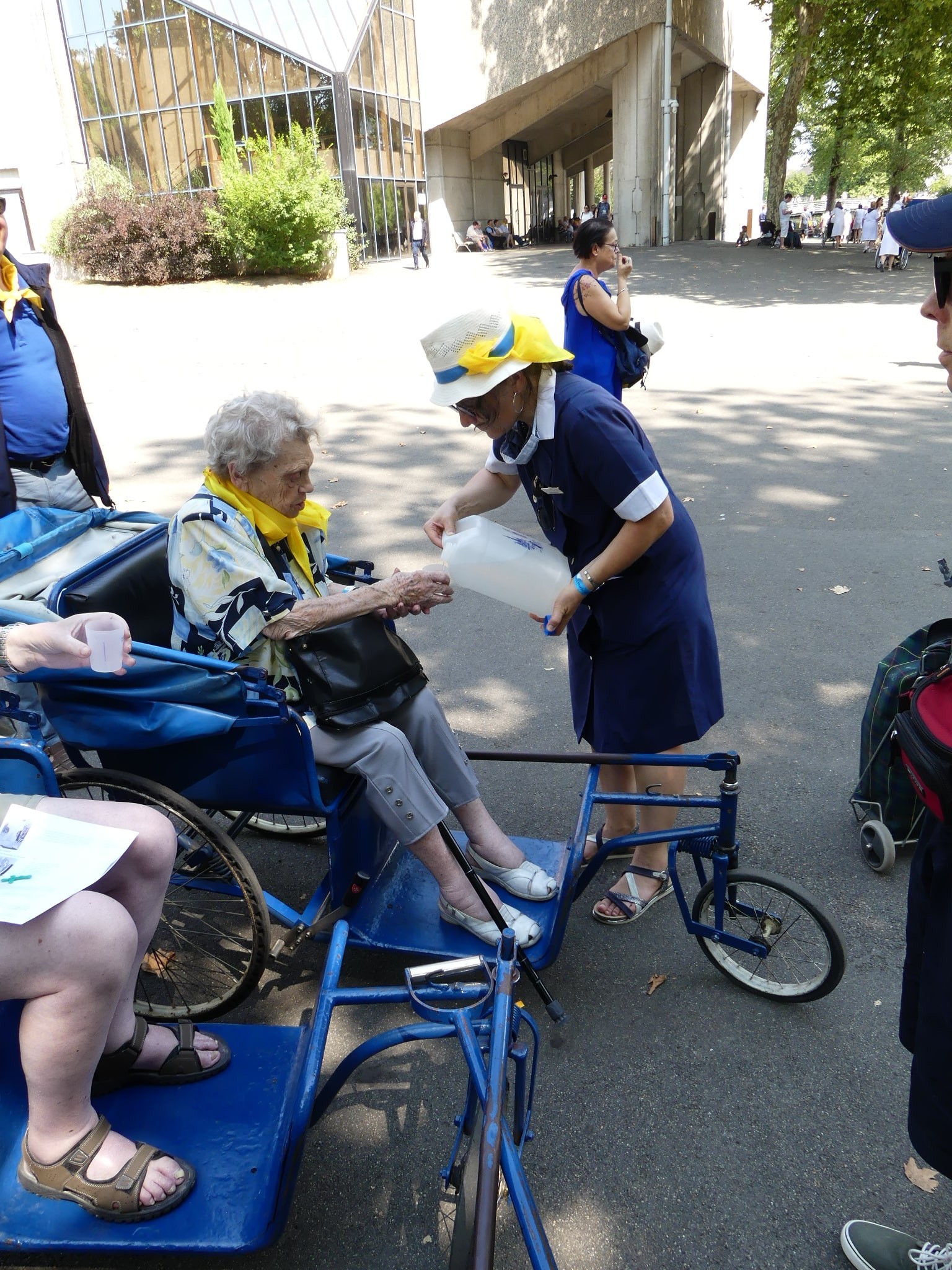 2022 08 07 - chemin de croix (animé par le groupe Handi'Evangile)