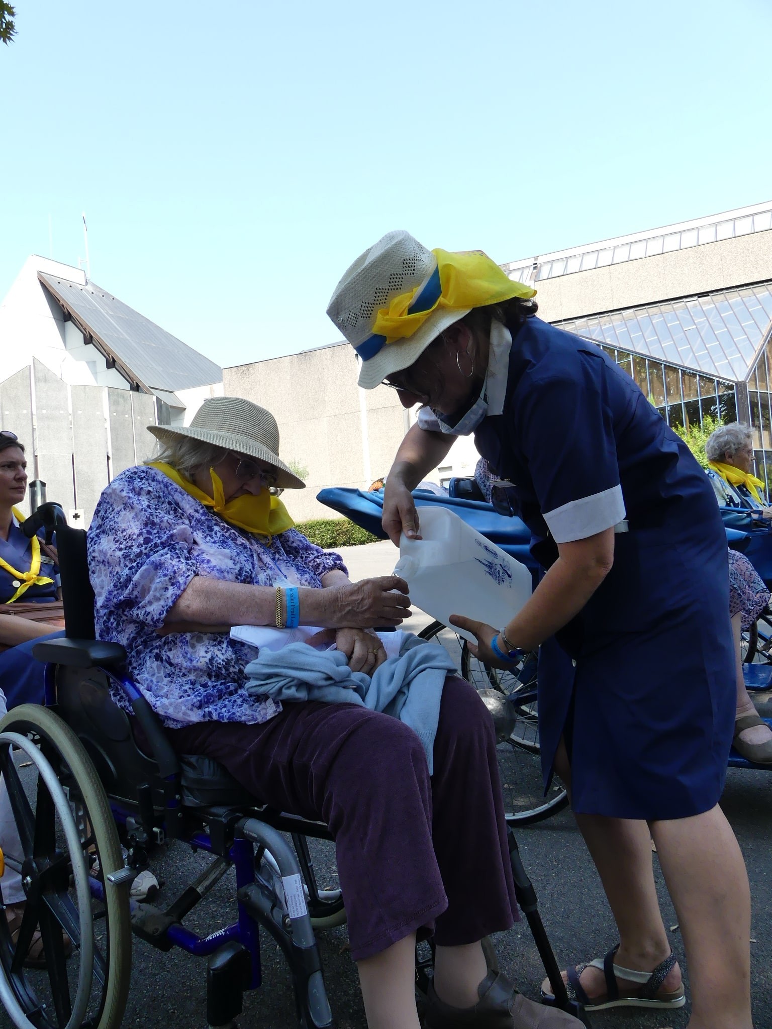 2022 08 07 - chemin de croix (animé par le groupe Handi'Evangile)