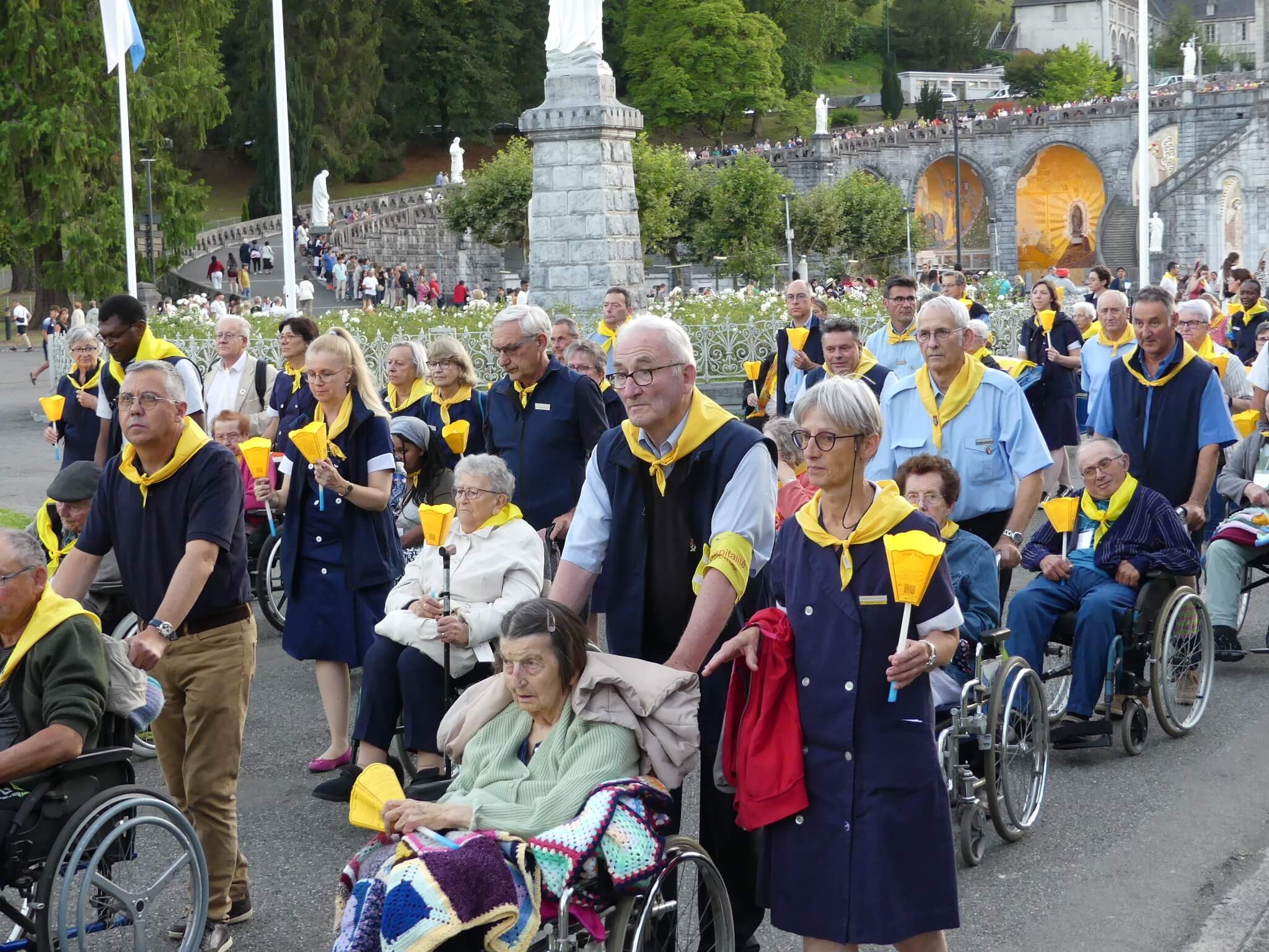 2023 08 08 procession mariale 17 