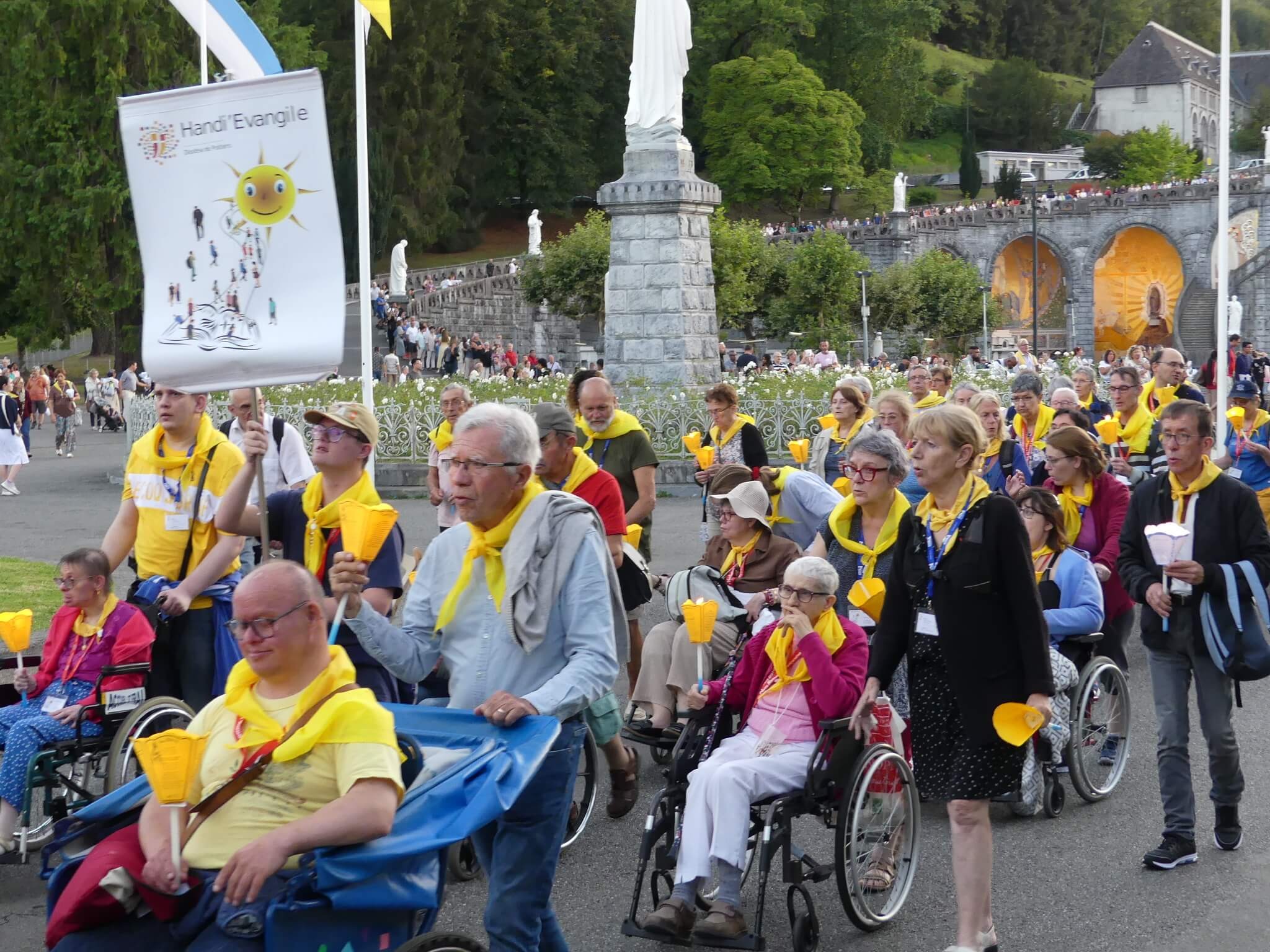 2023 08 08 procession mariale 30 
