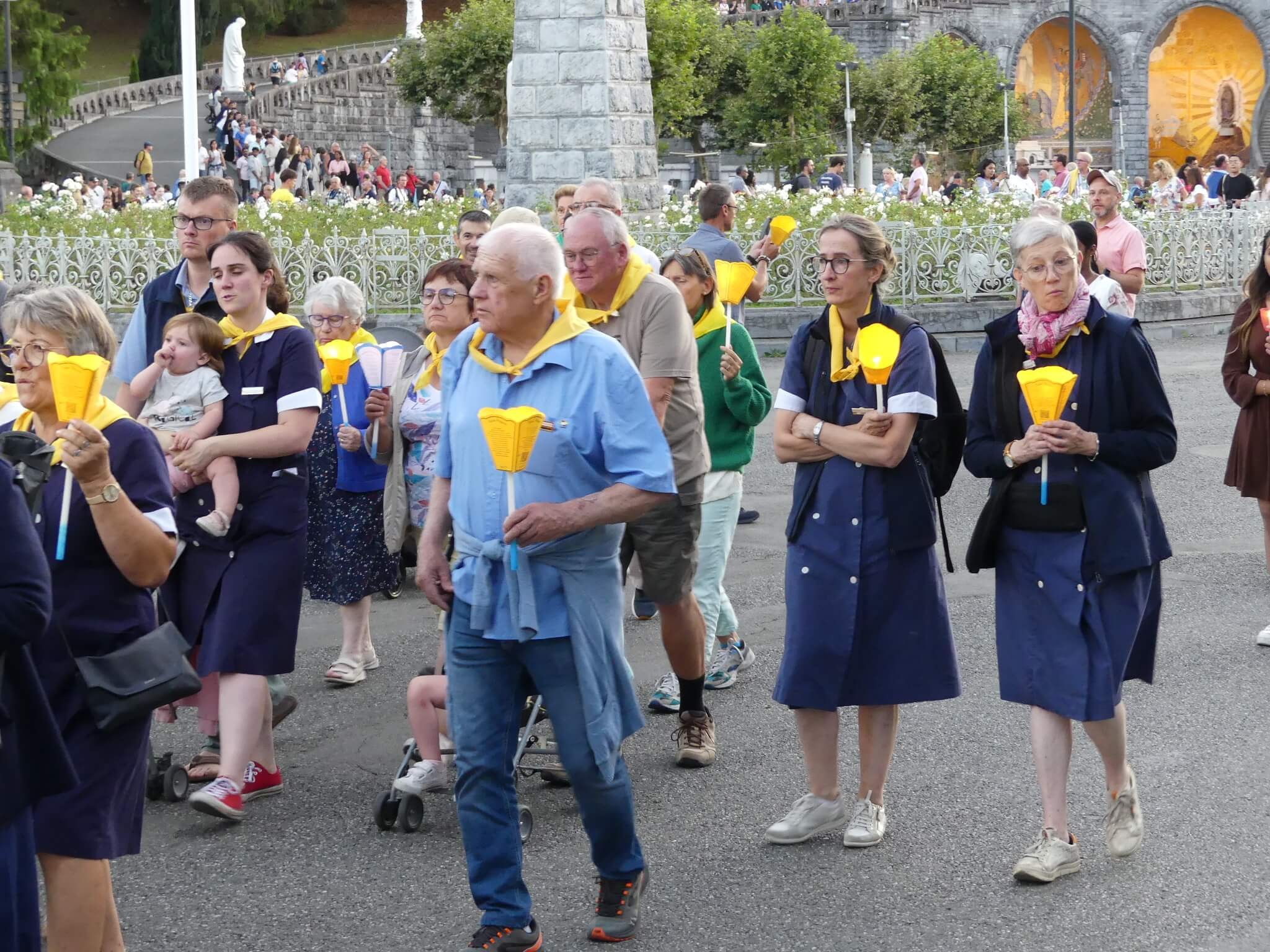 2023 08 08 procession mariale 36 