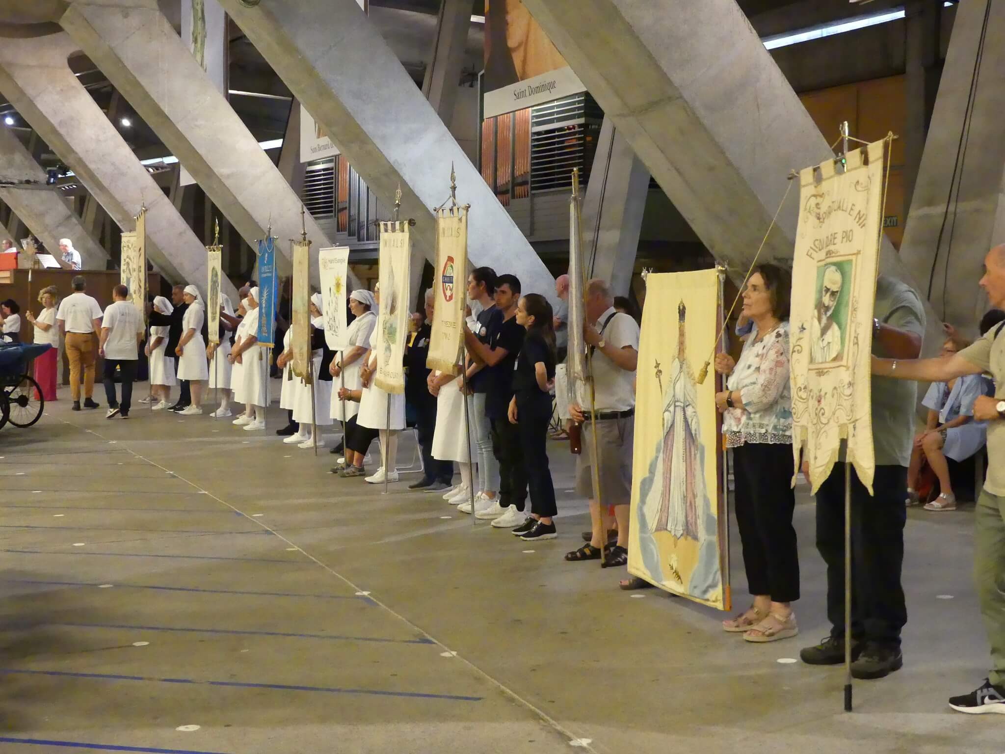 2023 08 09 adoration eucharistique 31 