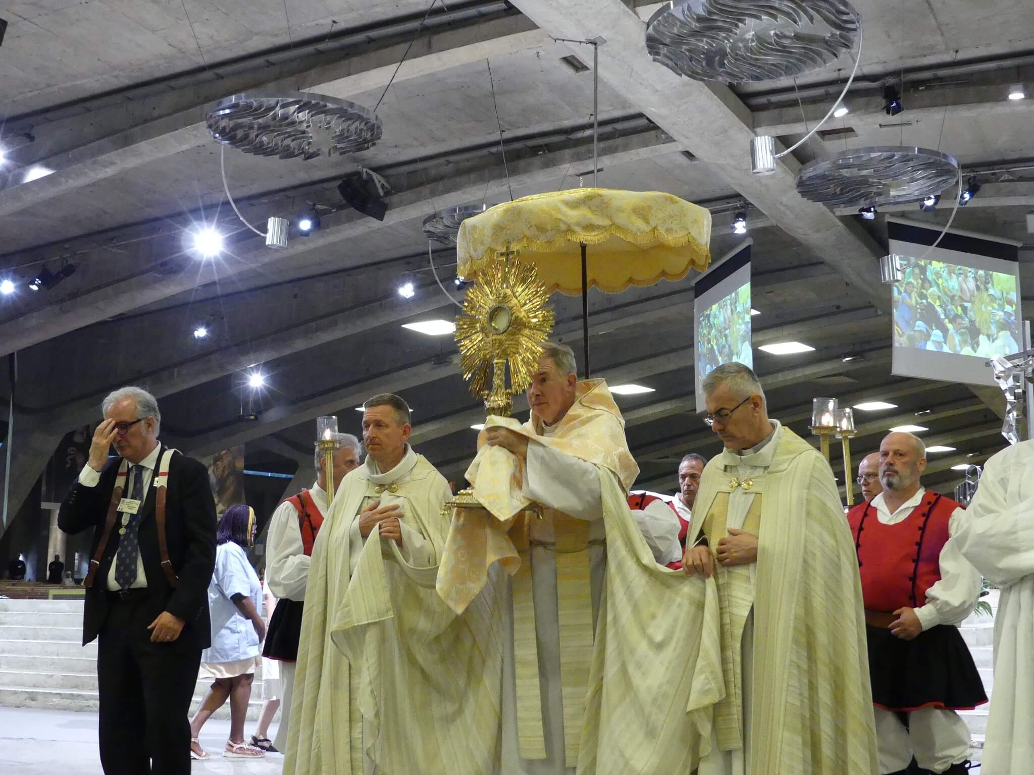 2023 08 09 adoration eucharistique 41 