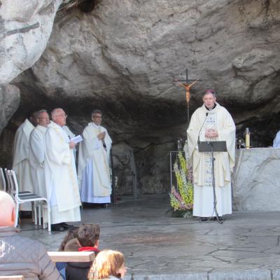 49 - Messe à la Grotte